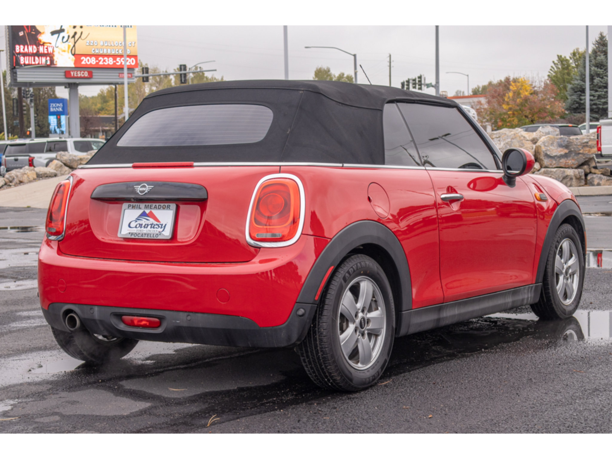 Used 2019 MINI Cooper Convertible FWD image 3