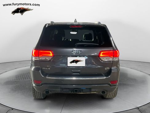 Used 2018 Jeep Grand Cherokee Overland w/ Jeep Active Safety Group image 4