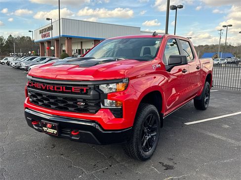 Used 2025 Chevrolet Silverado 1500 Custom Trail Boss image 2
