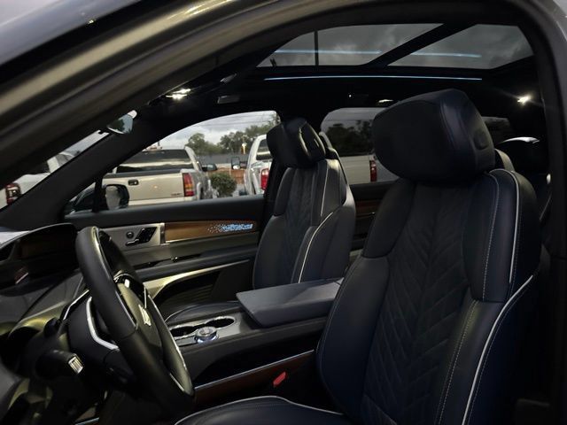 Certified 2026 Cadillac Vistiq Premium Luxury AWD/4WD image 11