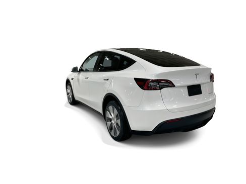 Certified 2023 Tesla Model Y Long Range AWD/4WD image 4