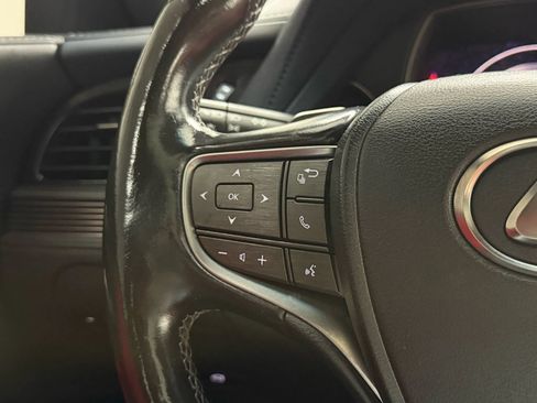 Used 2018 Lexus LS 500 w/ Accessory Package (Z2) image 30