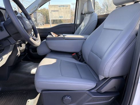 New 2025 Ford F450 XL w/ XL Chrome Package image 18