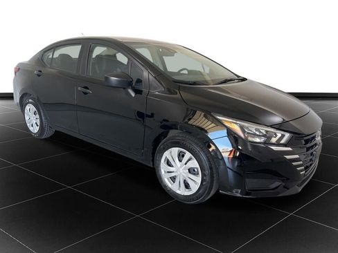 Used 2025 Nissan Versa S FWD image 7