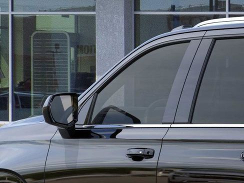 New 2026 Chevrolet Suburban LS image 12