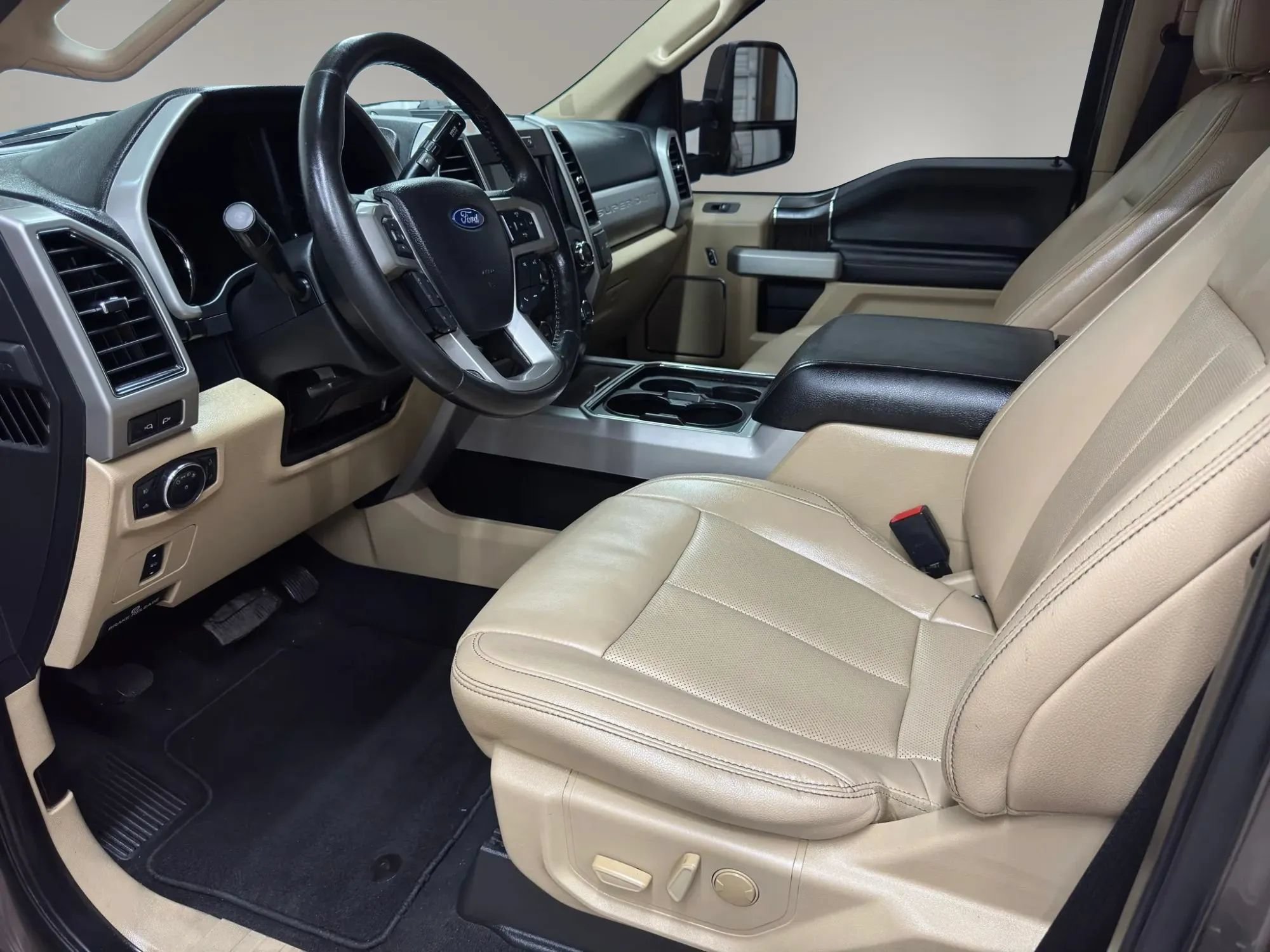 Used 2021 Ford F250 Lariat w/ Lariat Value Package AWD/4WD image 10