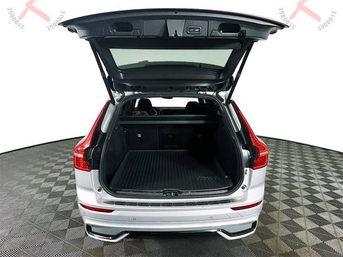 Used 2023 Volvo XC60 B5 Plus image 30