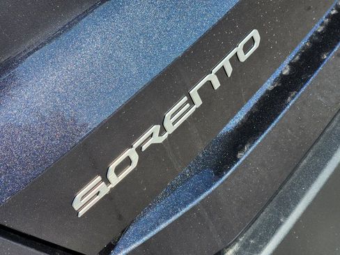 New 2026 Kia Sorento S w/ S Panoramic Sunroof Package image 7