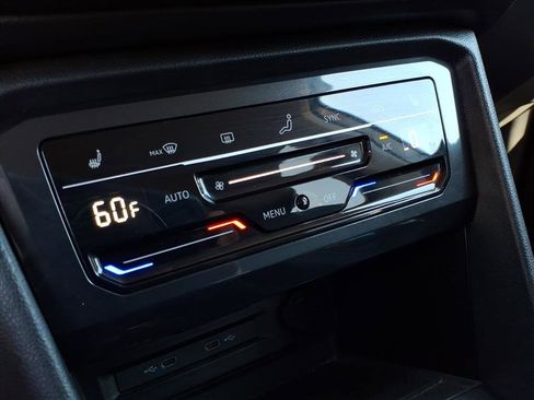 Certified 2024 Volkswagen Tiguan SE image 28