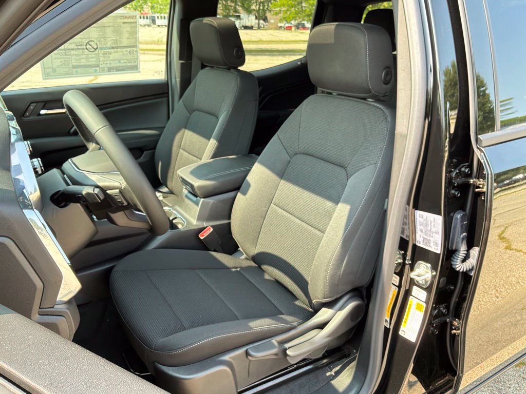 New 2026 GMC Canyon Elevation w/ Technology Package AWD/4WD image 26
