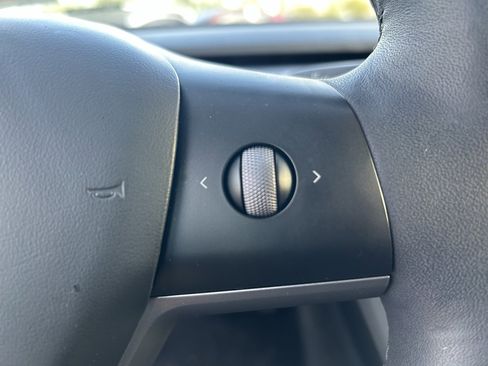 Used 2023 Tesla Model 3 Standard Range image 19