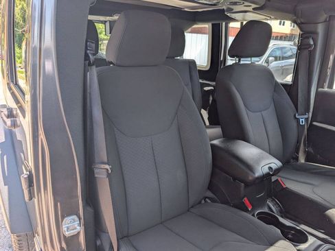 Used 2017 Jeep Wrangler Unlimited Sport w/ Connectivity Group AWD/4WD image 24