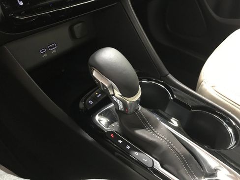 Used 2024 Buick Encore GX Avenir AWD/4WD image 17