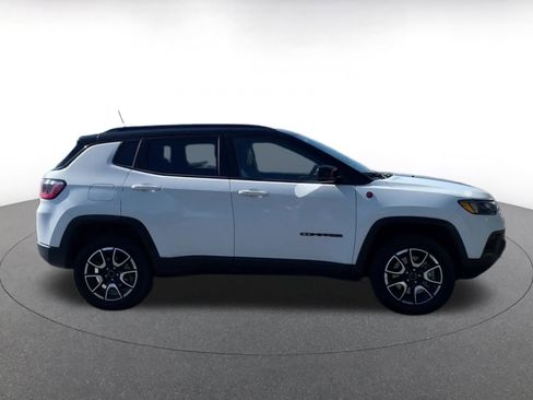 Used 2025 Jeep Compass Trailhawk image 16