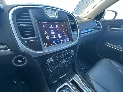 Used 2018 Chrysler 300 Limited w/ Safetytec Plus Group RWD image 35