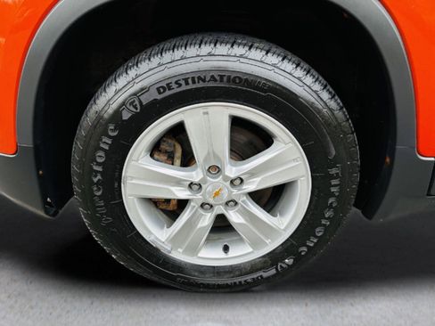 Used 2015 Chevrolet Trax LT w/ LT Sun and Sound Package AWD/4WD image 40