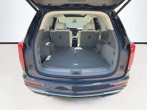 Used 2024 Cadillac XT6 Premium Luxury w/ Technology Package AWD/4WD image 30