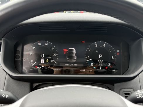 Used 2024 Land Rover Discovery S AWD/4WD image 18