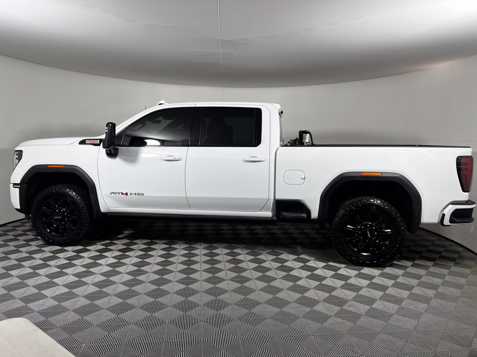 Used 2024 GMC Sierra 2500 AT4 w/ AT4 Premium Plus Package AWD/4WD image 8