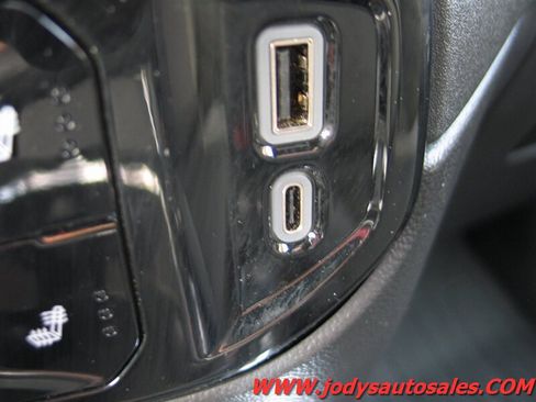 Used 2023 GMC Sierra 1500 Elevation w/ Preferred Package AWD/4WD image 29