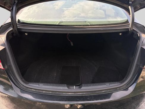 Used 2013 Hyundai Elantra GLS w/ Preferred Pkg FWD image 19