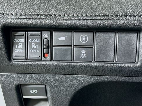 Used 2023 Honda Odyssey EX-L image 17