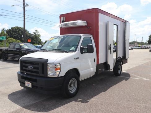 Used 2023 Ford E-350 and Econoline 350 Super Duty w/ Power Windows & Locks Group RWD image 5