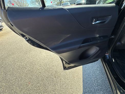 Used 2021 Toyota Venza XLE w/ Softex Package image 22