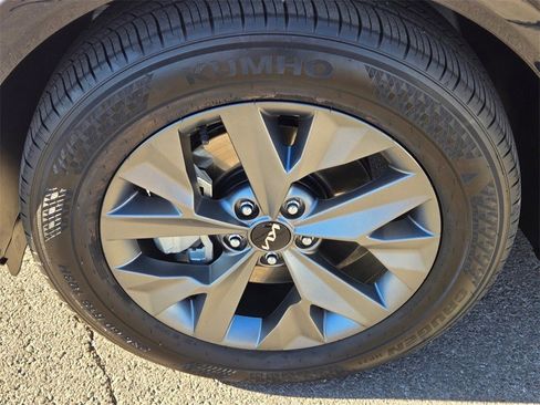 Used 2024 Kia Sportage SX image 11