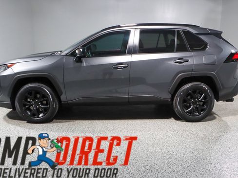 Used 2021 Toyota RAV4 LE image 10
