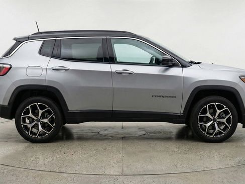 Used 2025 Jeep Compass Limited image 11