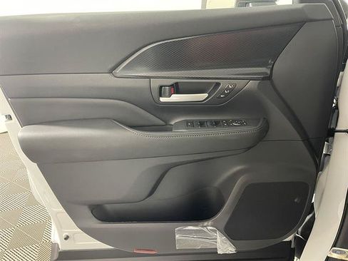 New 2026 Toyota Grand Highlander AWD Hybrid image 21