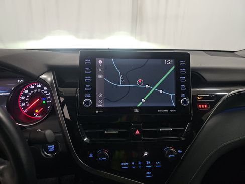Used 2024 Toyota Camry XSE w/ Navigation Package image 13