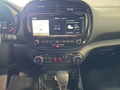 Used 2020 Kia Soul GT-Line Turbo FWD image 19
