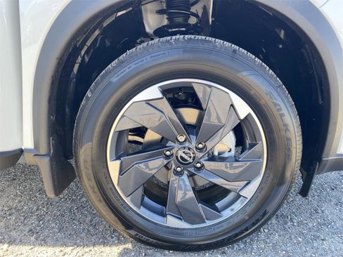 New 2026 Nissan Rogue SV image 10