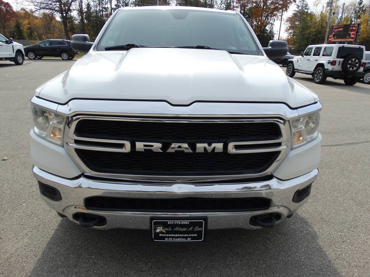 Used 2019 RAM 1500 4x4 Crew Cab Tradesman w/ SXT Appearance Group image 3