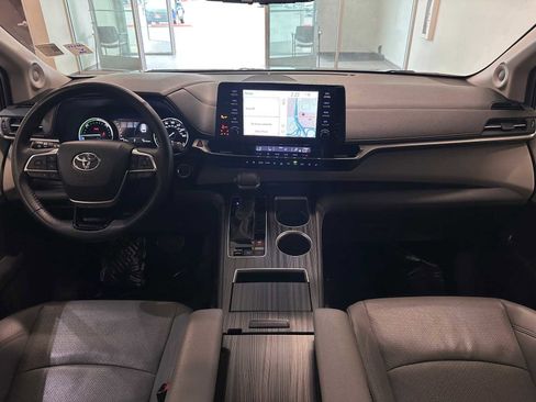 Certified 2021 Toyota Sienna Limited AWD/4WD image 10