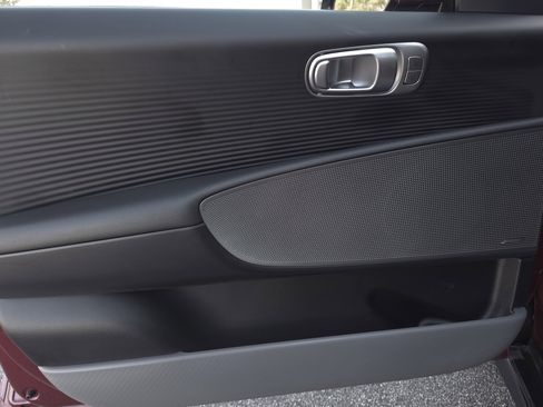 Used 2025 Hyundai Ioniq 6 Limited image 34