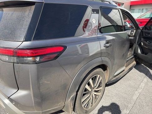 Used 2023 Nissan Pathfinder Platinum w/ Cargo Package image 9