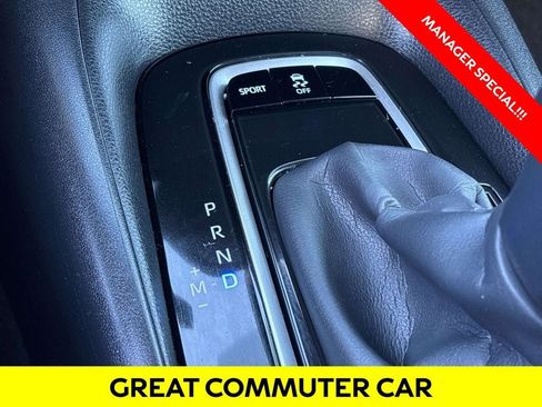 Used 2022 Toyota Corolla SE image 25
