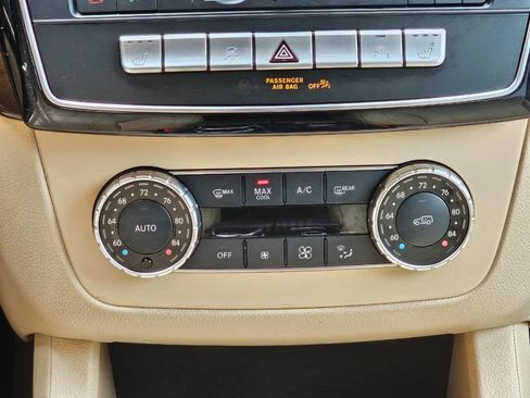 Used 2018 Mercedes-Benz GLE 350 w/ Premium 1 Package image 34