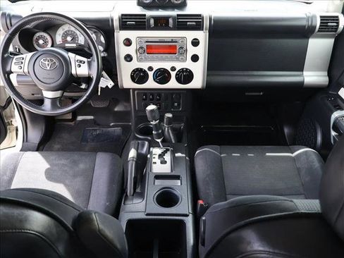 Used 2013 Toyota FJ Cruiser 4WD w/ Upgrade Pkg image 22