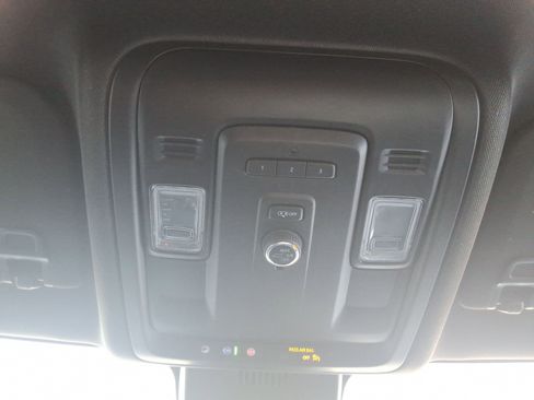 Used 2023 GMC Yukon SLT image 20