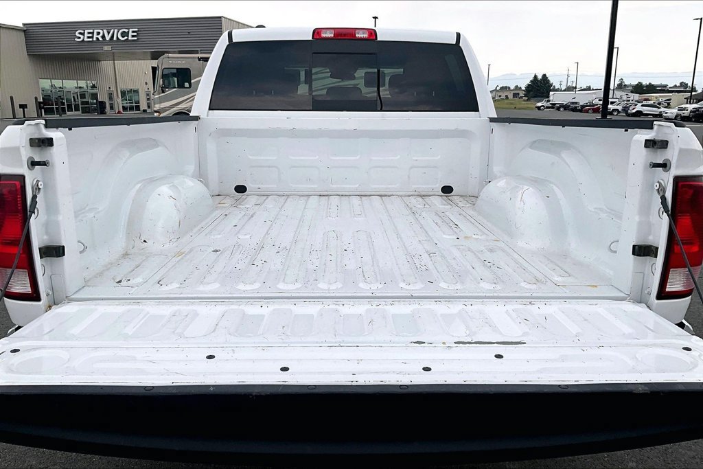 Used 2020 RAM 1500 Classic SLT AWD/4WD image 18