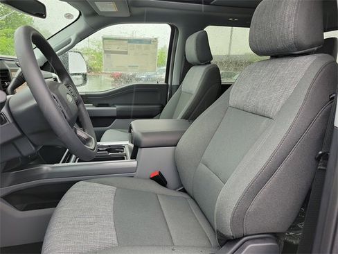 New 2025 Ford F350 XLT w/ Black Appearance Package image 7