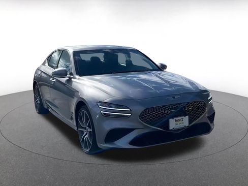 Used 2025 Genesis G70 2.5T image 3