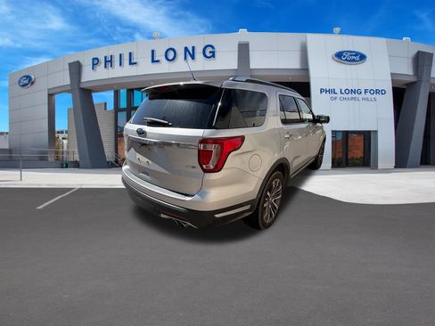 Used 2018 Ford Explorer Platinum AWD/4WD image 5