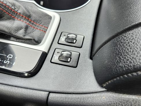 Used 2019 Toyota Highlander SE image 10