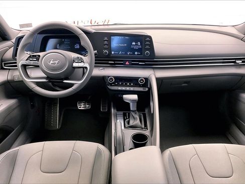 Certified 2025 Hyundai Elantra Sport w/ Cargo Package image 5