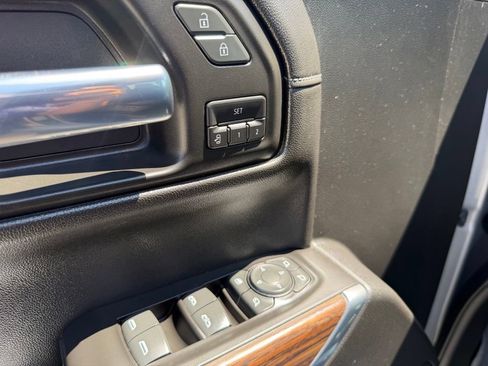 Used 2020 Chevrolet Silverado 1500 High Country w/ Technology Package AWD/4WD image 13